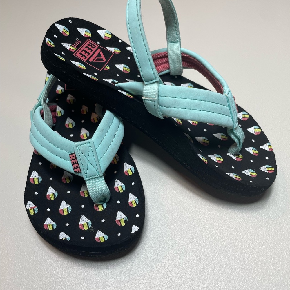 Girls REEF Sandals | Size 11/12 - Picture 5 of 7
